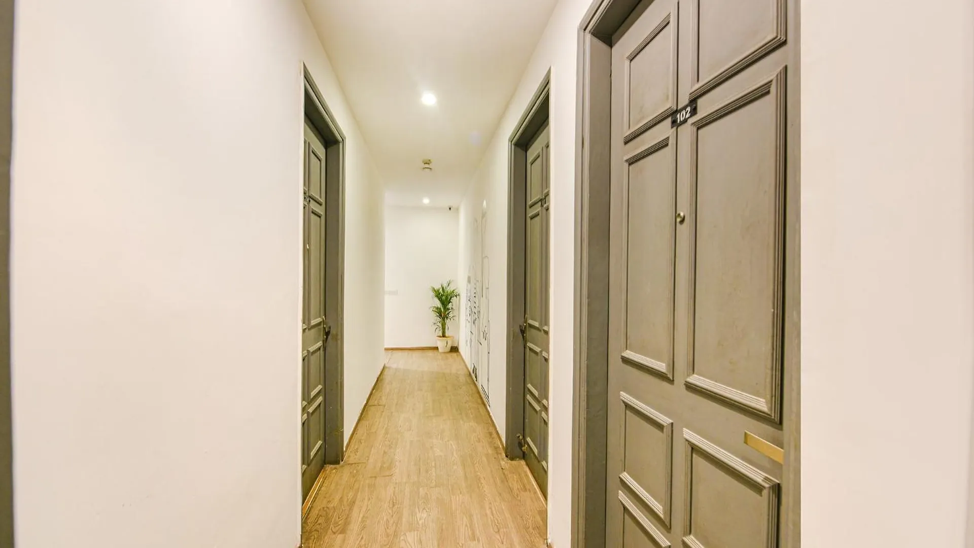 גורגאון Fabhotel Comfort Residency I מלון